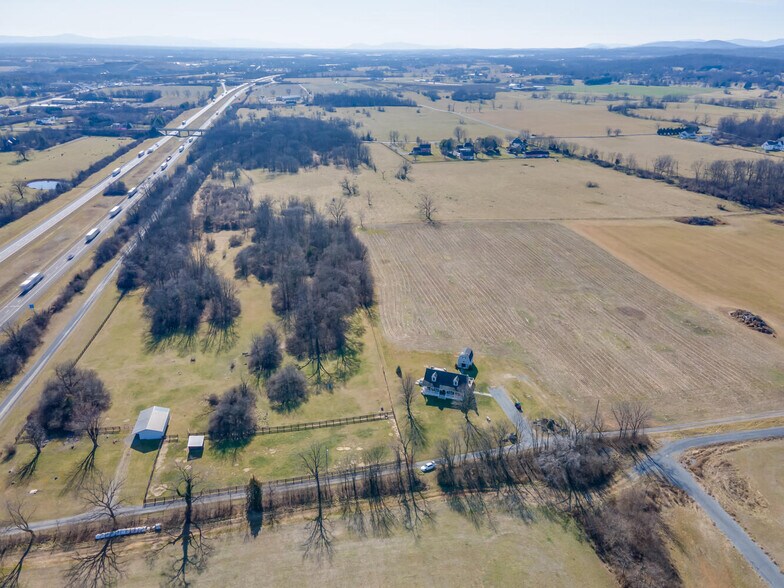353 Thistle Ln, Clear Brook, VA à vendre - Photo de l’immeuble – Image 2 sur 81