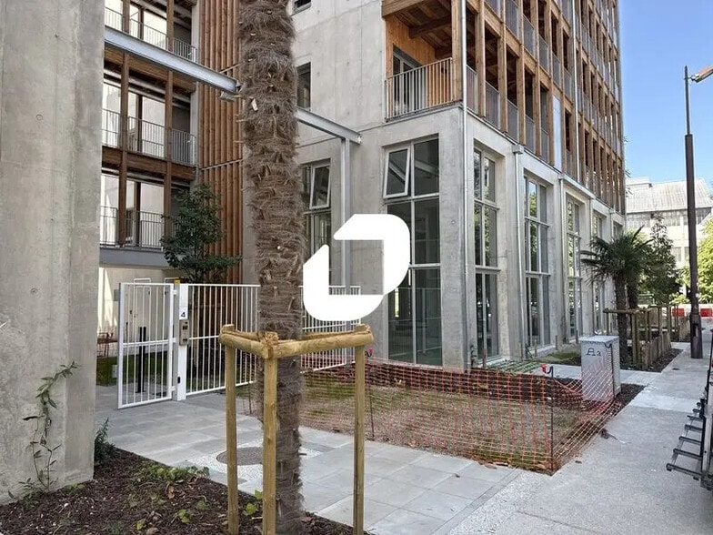 Local commercial dans Nantes à louer - Photo de l’immeuble – Image 3 sur 12