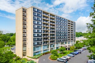 Plus de détails pour 300 E Lancaster Ave, Wynnewood, PA - Bureau à louer