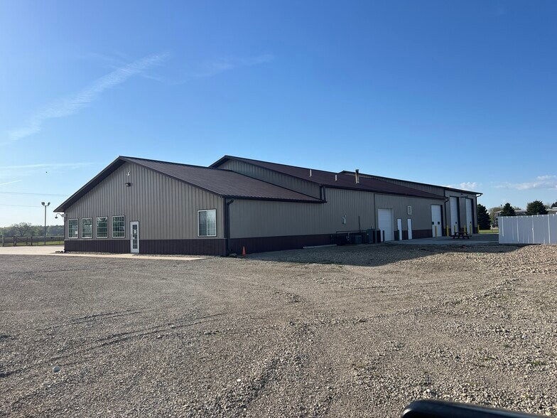 1303 N 56th St, Clear Lake, IA à vendre - Photo de l’immeuble – Image 3 sur 4