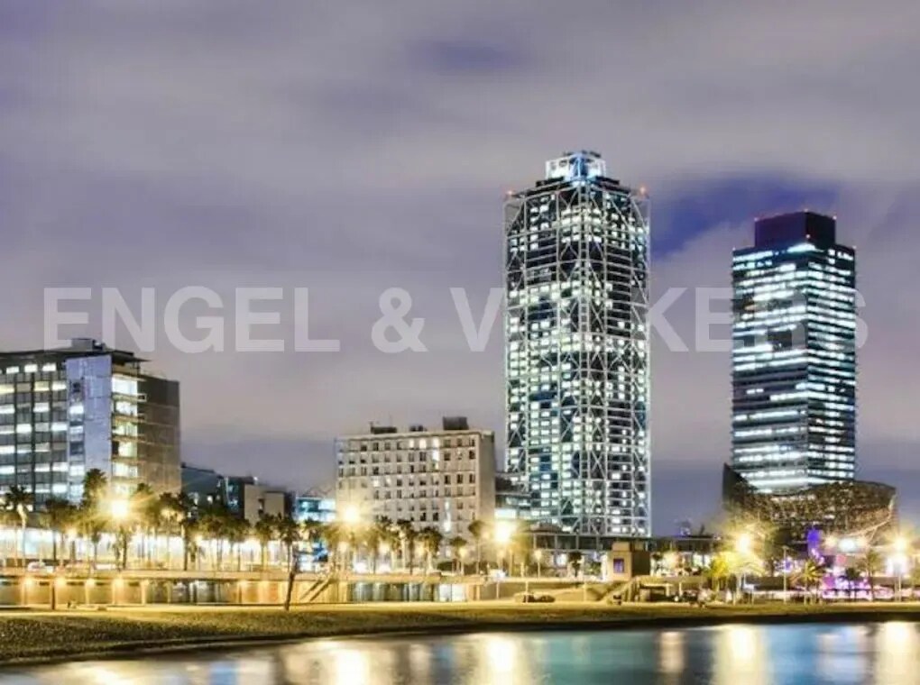 Carrer De La Marina, Barcelone, Barcelona à louer Photo de l’immeuble– Image 1 sur 6
