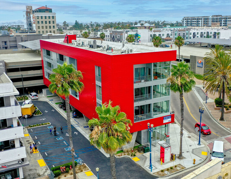 495 N Promenade, Long Beach, CA à louer - Photo de l’immeuble – Image 3 sur 28