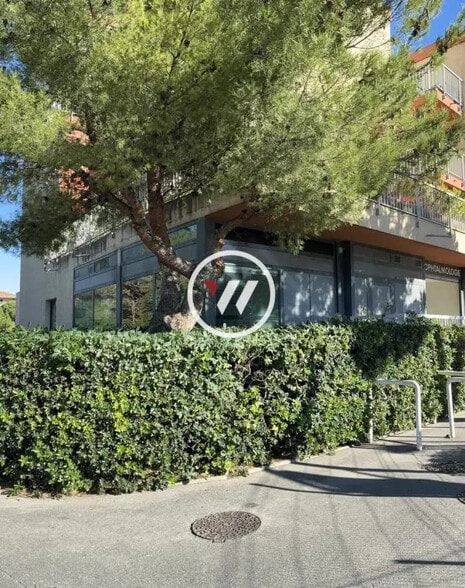 Local commercial dans Marseille à louer - Photo de l’immeuble – Image 1 sur 6