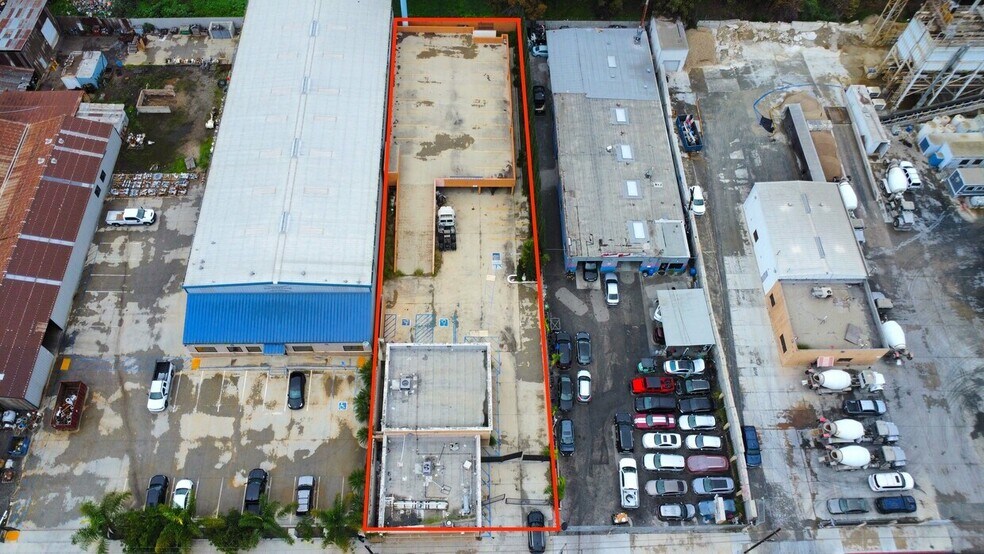 2421 E Artesia Blvd, Long Beach, CA à louer - Photo de l’immeuble – Image 2 sur 8