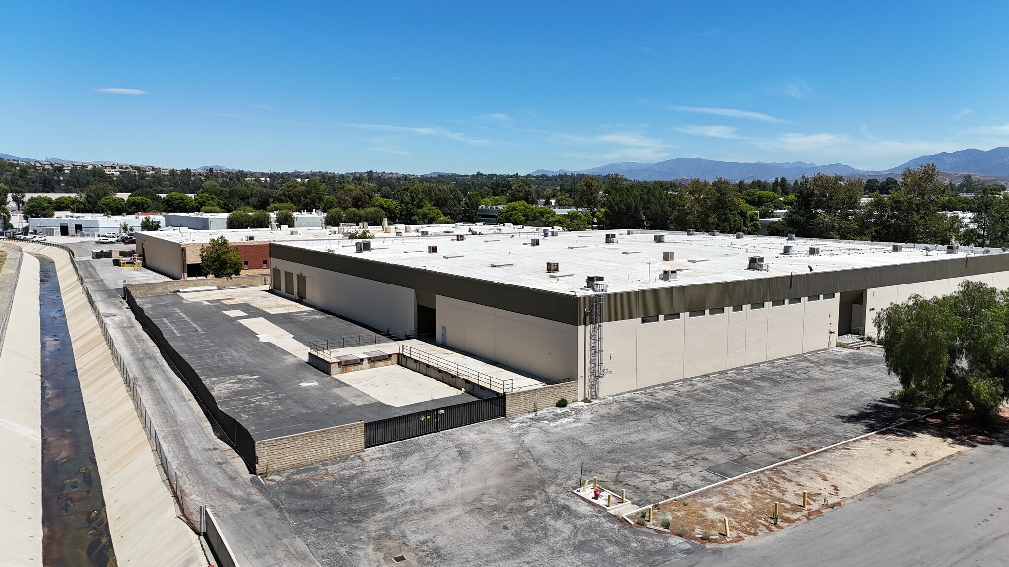 25371-25395 Rye Canyon Rd, Valencia, CA à louer Photo intérieure– Image 1 sur 6