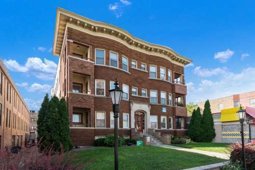 2311 W Wisconsin Ave, Milwaukee, WI à vendre Photo de l’immeuble– Image 1 sur 13