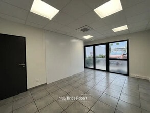 Local d’activités dans Vénissieux à louer Photo intérieure– Image 1 sur 1