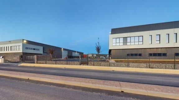 Plus de détails pour Local d'activités à louer