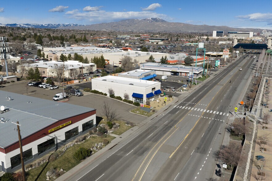 4165 S Virginia St, Reno, NV à louer - Photo de l’immeuble – Image 3 sur 3