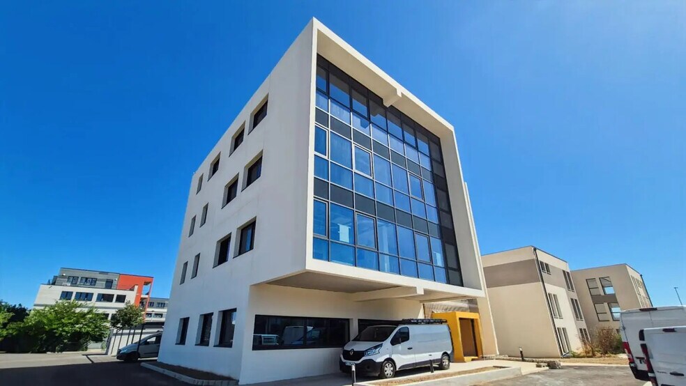 Bureau dans Avignon à vendre - Photo de l’immeuble – Image 1 sur 5