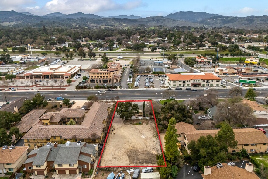 9695 El Camino Real, Atascadero, CA à louer - Photo de l’immeuble – Image 2 sur 39