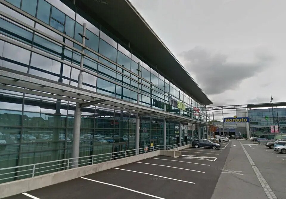 Local commercial dans Rennes à louer Photo de l’immeuble– Image 1 sur 5