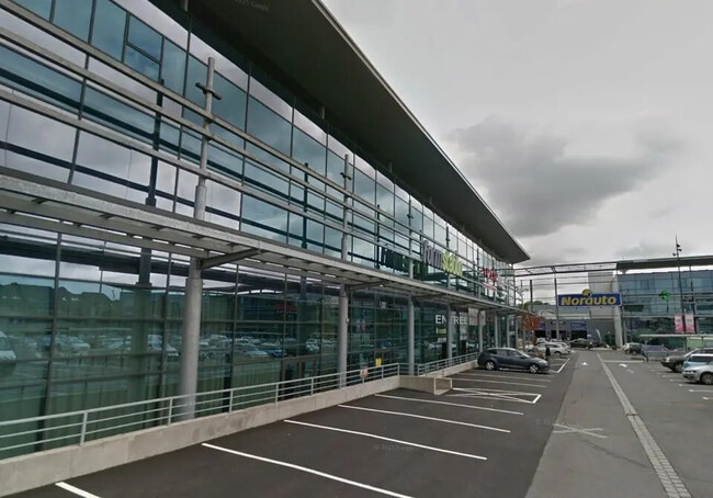 Plus de détails pour Local commercial à louer