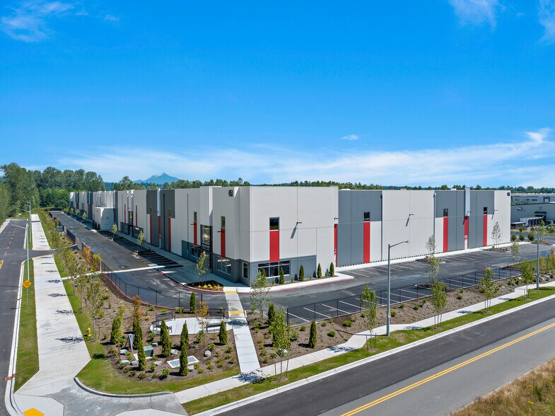 4050 160th Street NE, Marysville, WA à louer - Photo de l’immeuble – Image 1 sur 3