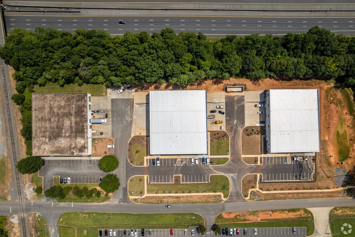 743 Marine Dr, Rock Hill, SC à louer Photo de l’immeuble– Image 1 sur 60