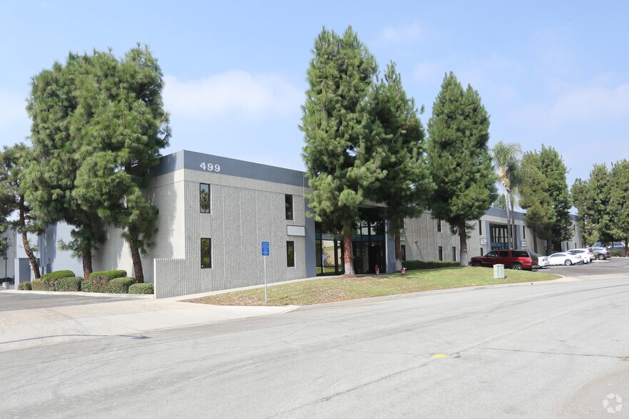 499 Nibus, Brea, CA à louer - Photo principale – Image 1 sur 6