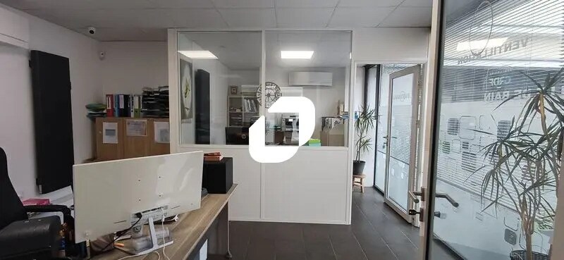 Local commercial dans Ecquevilly à vendre - Photo de l’immeuble – Image 3 sur 7