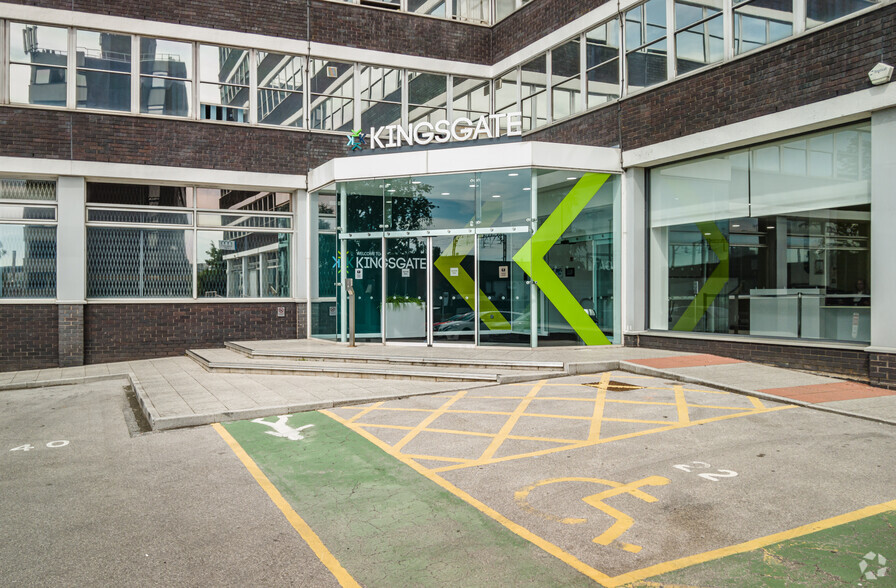 Wellington Rd N, Stockport à louer - Photo de l’immeuble – Image 3 sur 7