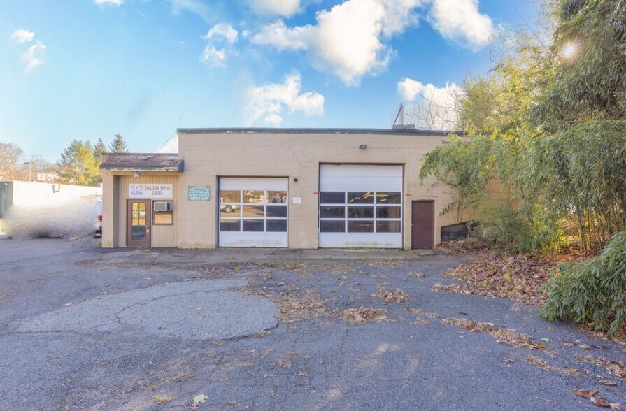 77 E Central Ave, Pearl River, NY à louer - Photo de l’immeuble – Image 1 sur 1