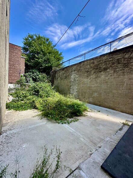 3005 31st Ave, Astoria, NY à louer - Photo de l’immeuble – Image 2 sur 22