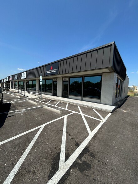 3434-3520 Williams Rd, Benbrook, TX à louer - Photo de l’immeuble – Image 1 sur 2