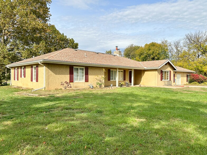 2855 SE Kansas Pl, Topeka, KS à louer - Photo de l’immeuble – Image 3 sur 16