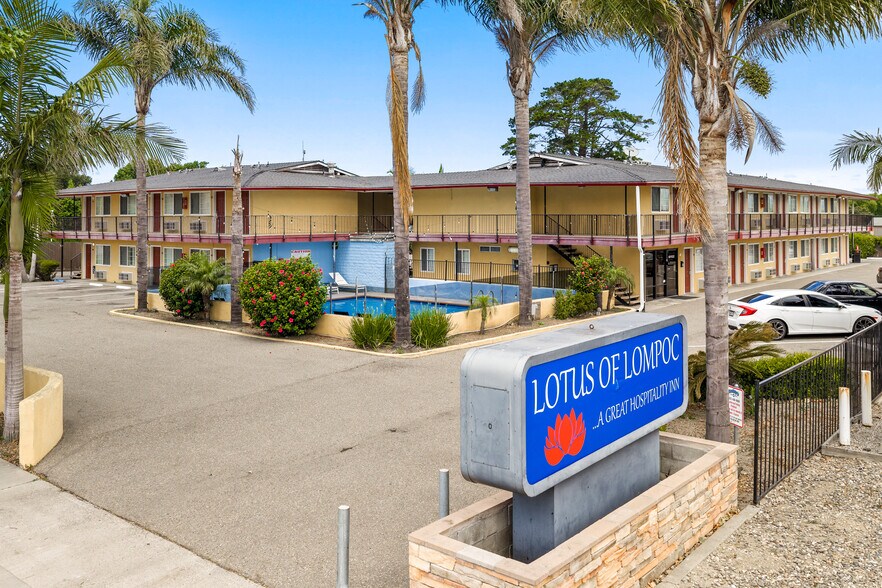 1415 E Ocean Ave, Lompoc, CA à vendre - Photo de l’immeuble – Image 1 sur 4