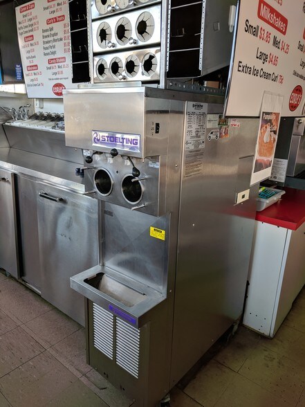 220 E Route 130 S, Burlington, NJ à vendre - Photo intérieure – Image 2 sur 9