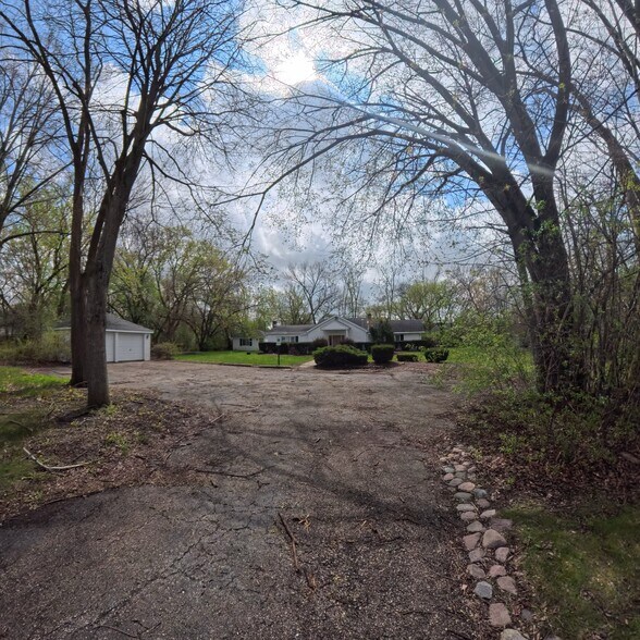 805 E Palatine Rd, Palatine, IL à vendre - Photo principale – Image 1 sur 33