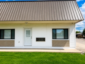 900 Christopher Ln, Springfield, IL à louer Photo de l’immeuble– Image 1 sur 9