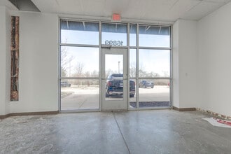 16889 Chesterfield Airport Rd, Chesterfield, MO à louer Photo intérieure– Image 2 sur 5