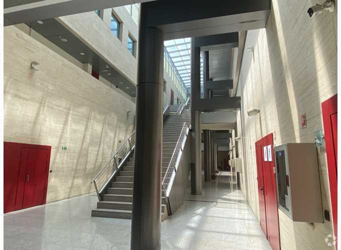 Avenida de Pirineos, 7, San Sebastián de los Reyes, Madrid à louer - Photo de l’immeuble – Image 3 sur 26
