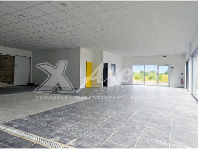 Plus de détails pour Local commercial à louer