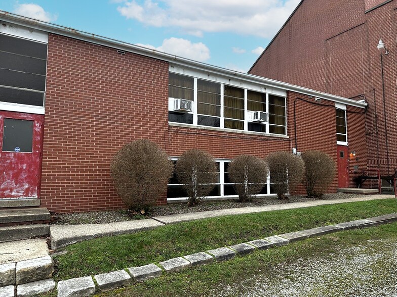 715 S Arch Ave, Alliance, OH à vendre - Photo de l’immeuble – Image 1 sur 5