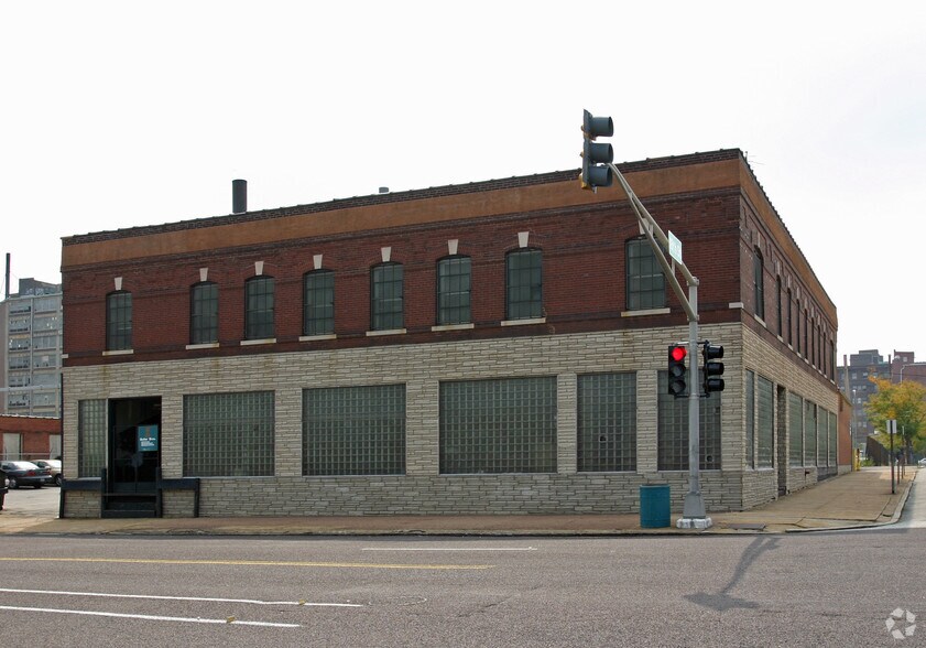 730 N 18th St, Saint Louis, MO à vendre - Photo de l’immeuble – Image 2 sur 9