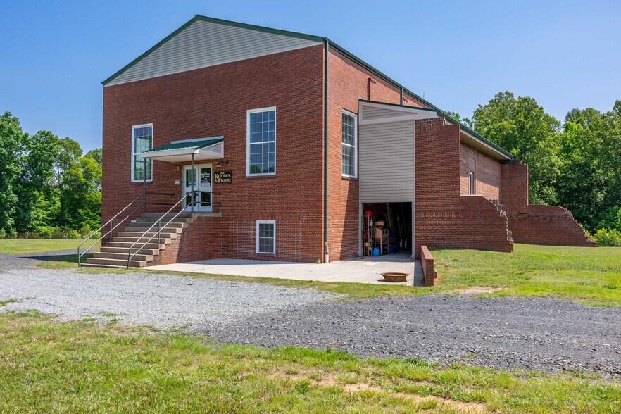217 E Aiken Rd, Eden, NC à vendre - Photo de l’immeuble – Image 3 sur 55