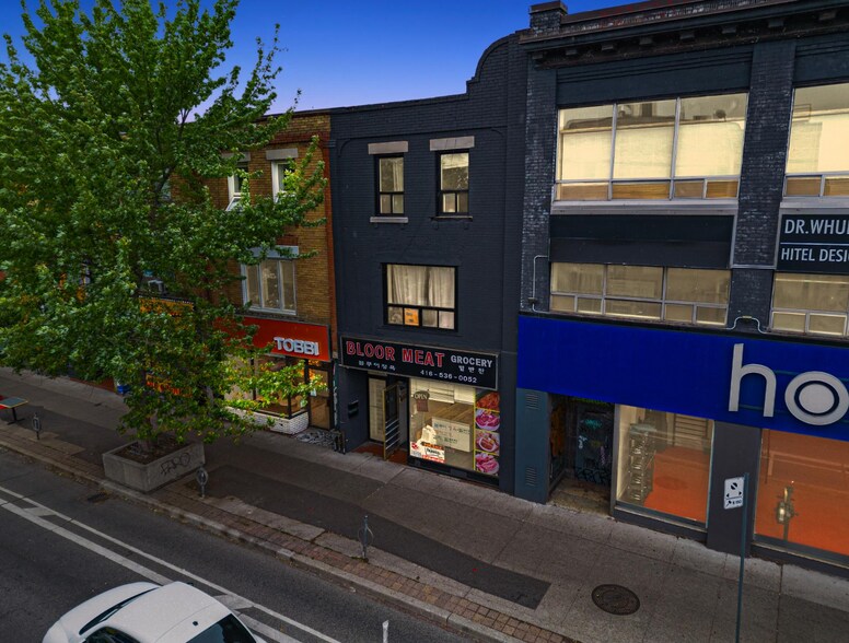 676 Bloor St W, Toronto, ON à vendre - Photo de l’immeuble – Image 2 sur 24