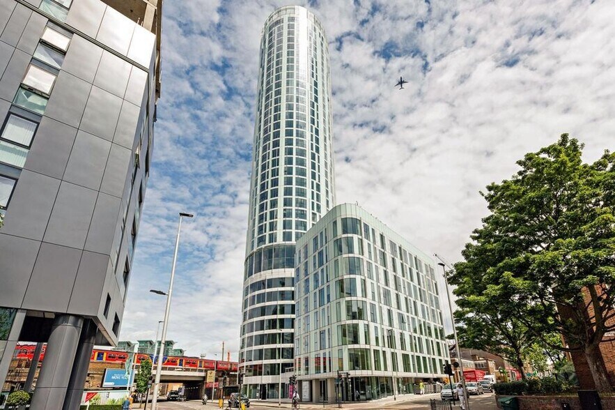 153 Wandsworth Rd, Londres à louer - Photo de l’immeuble – Image 1 sur 8