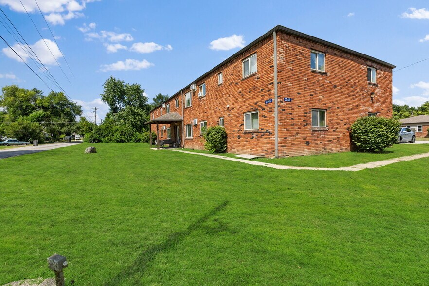 2345 Perkins Ave, Indianapolis, IN à vendre - Photo de l’immeuble – Image 2 sur 3