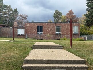 Plus de détails pour 4150 Pontiac Lake Rd, Waterford, MI - Local d'activités à louer