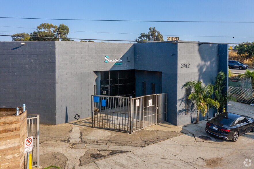 2412 Thurman Ave, Los Angeles, CA à vendre - Photo de l’immeuble – Image 2 sur 8