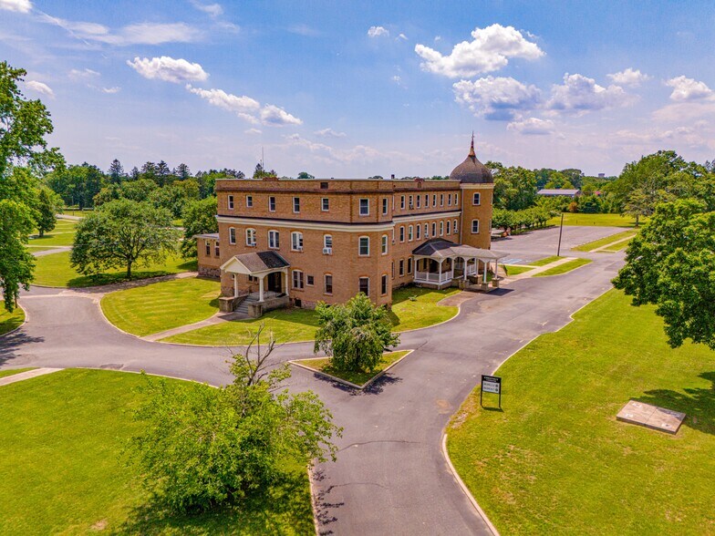 1667 E Landis Ave, Vineland, NJ à vendre - Photo principale – Image 1 sur 7