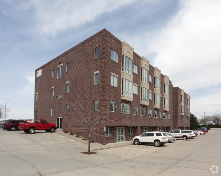 8101 O St, Lincoln, NE à louer - Photo de l’immeuble – Image 2 sur 2