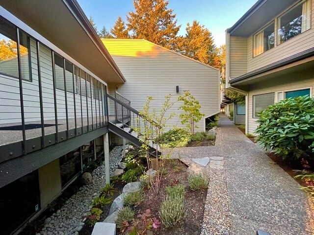 7440 SW Hunziker Rd, Tigard, OR à vendre - Photo de l’immeuble – Image 3 sur 9