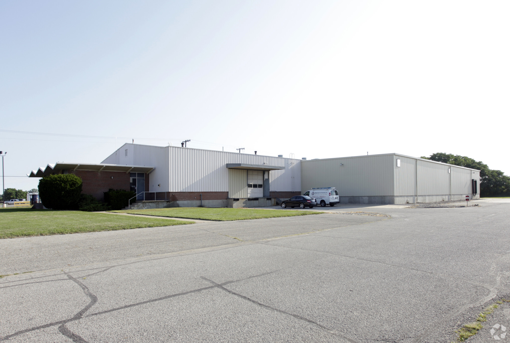 811 S Eisenhower Dr, Goshen, IN à louer Photo principale– Image 1 sur 4