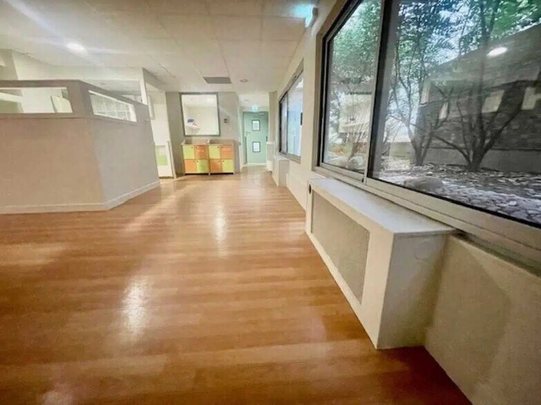 Bureau dans Paris à louer - Photo de l’immeuble – Image 3 sur 11