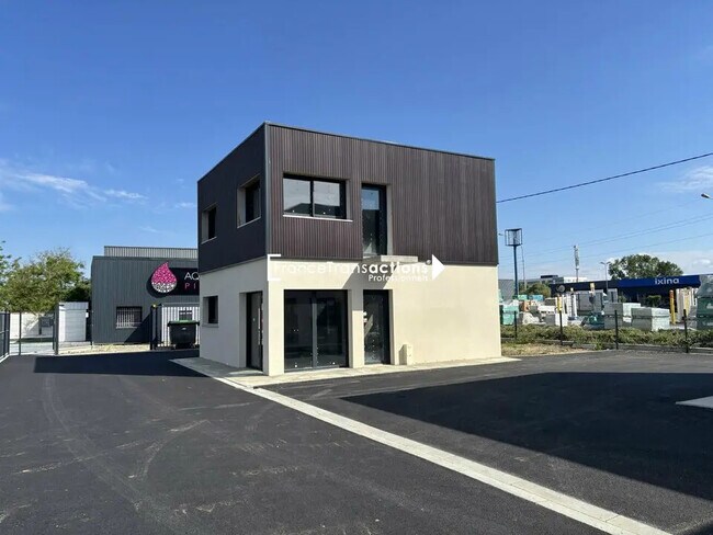 Plus de détails pour Local commercial à louer