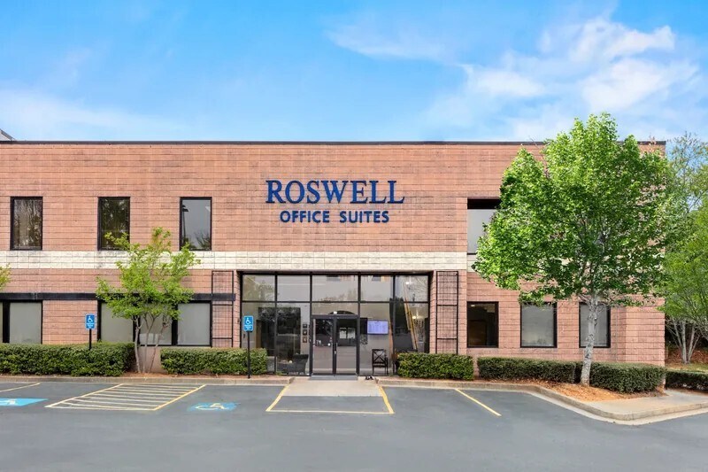760 Old Roswell Rd, Roswell, GA à louer - Photo de l’immeuble – Image 1 sur 11