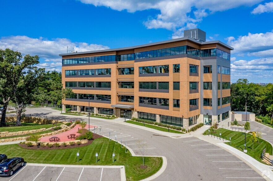 2921 Landmark Pl, Madison, WI à louer - Photo principale – Image 1 sur 9