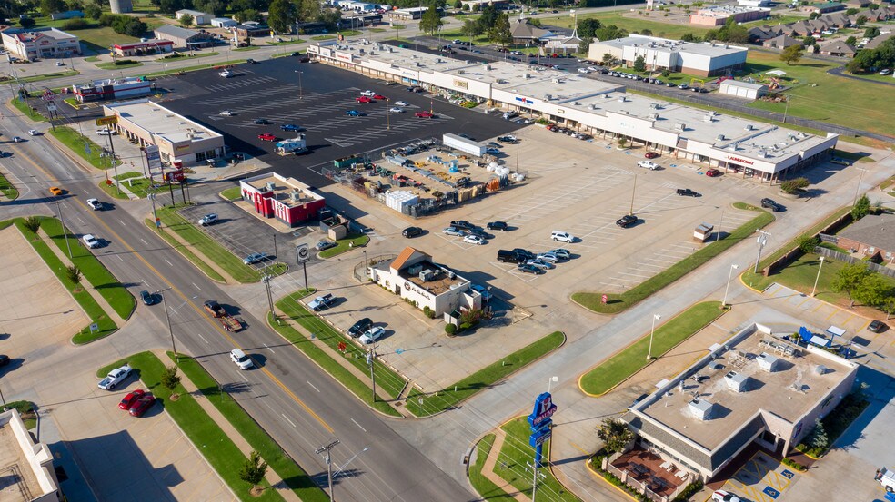 115 N Mustang Rd, Mustang, OK à louer - Aérien – Image 3 sur 9
